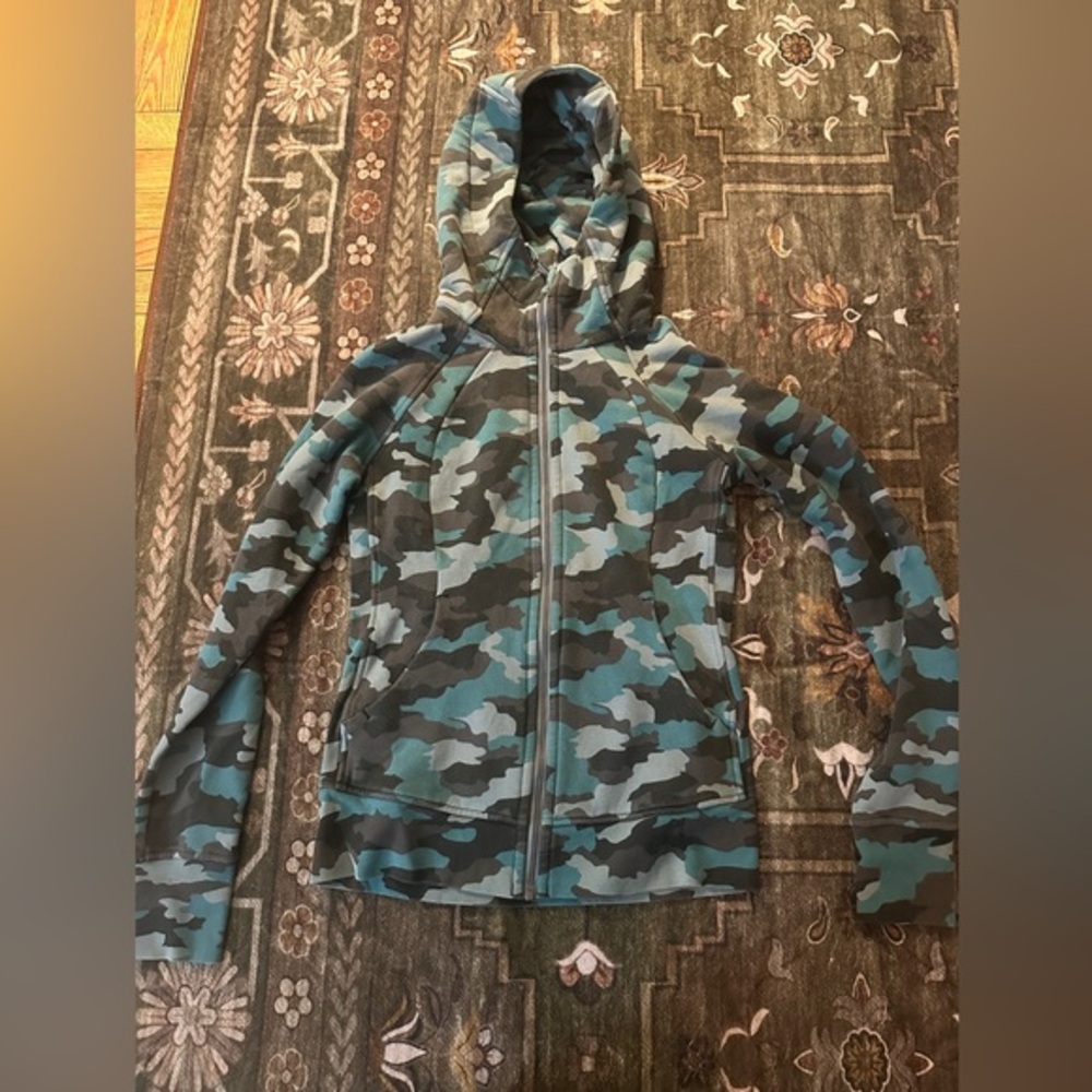 Lululemon blue camo hoodie size 6